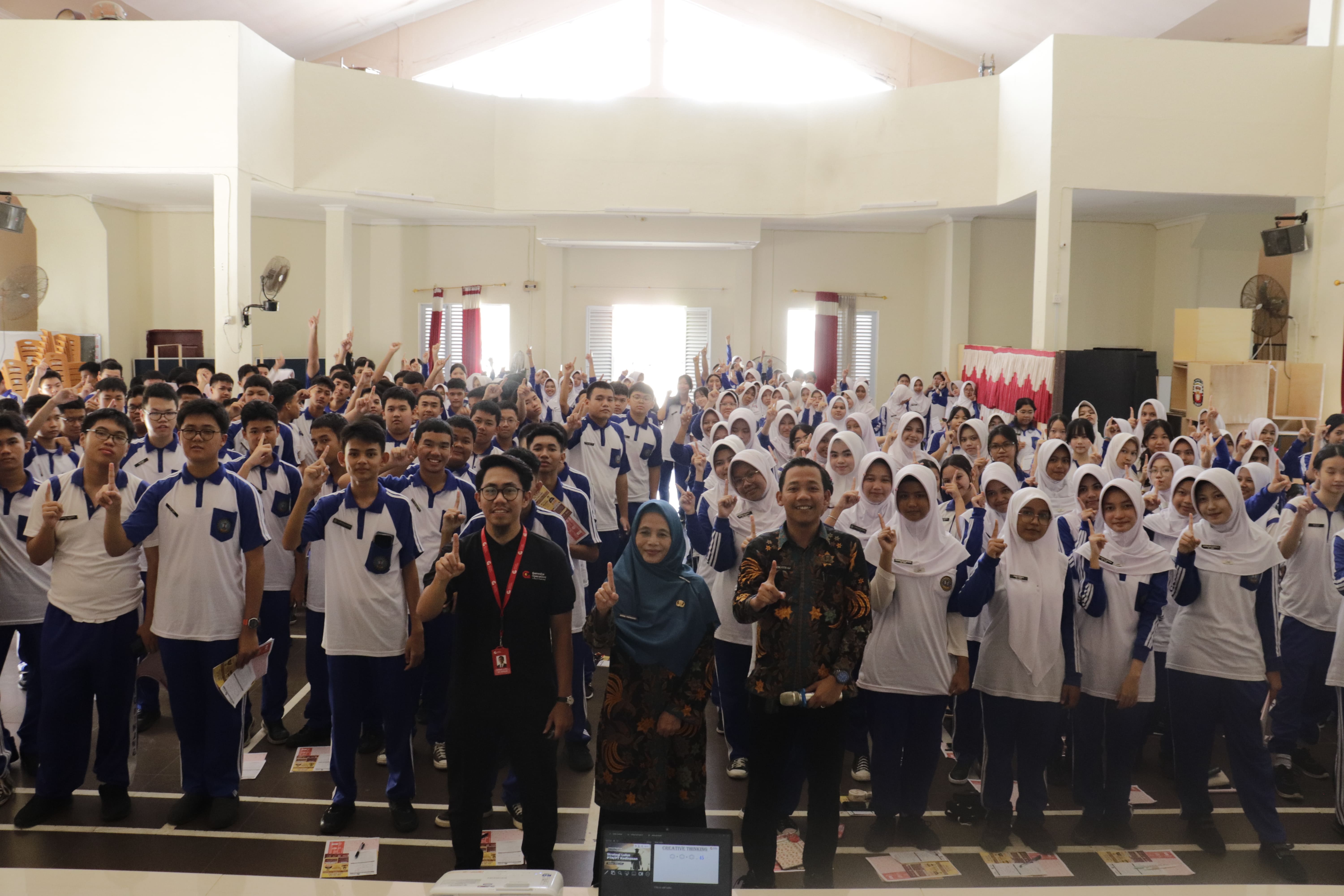 Kolaborasi SMA Negeri 1 Tanjungpinang dan Ganesha Operation: Adakan Seminar “Revolusi Mengajar”