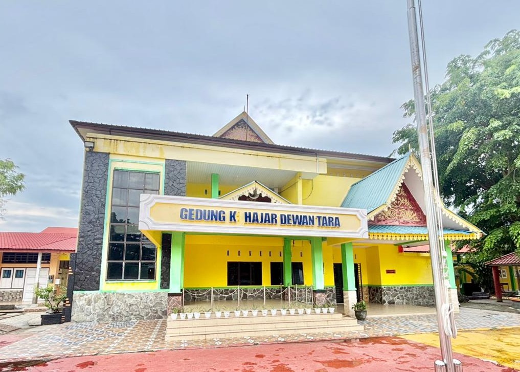 Gedung Utama Ki Hajar Dewantara